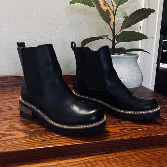 Black Boots (Size 6.5) - Picture 2 of 4
